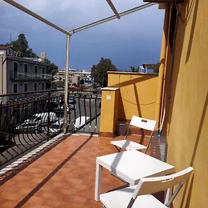 Bed & Breakfast Bed And Fly Aeroporto Reception H24, Catania